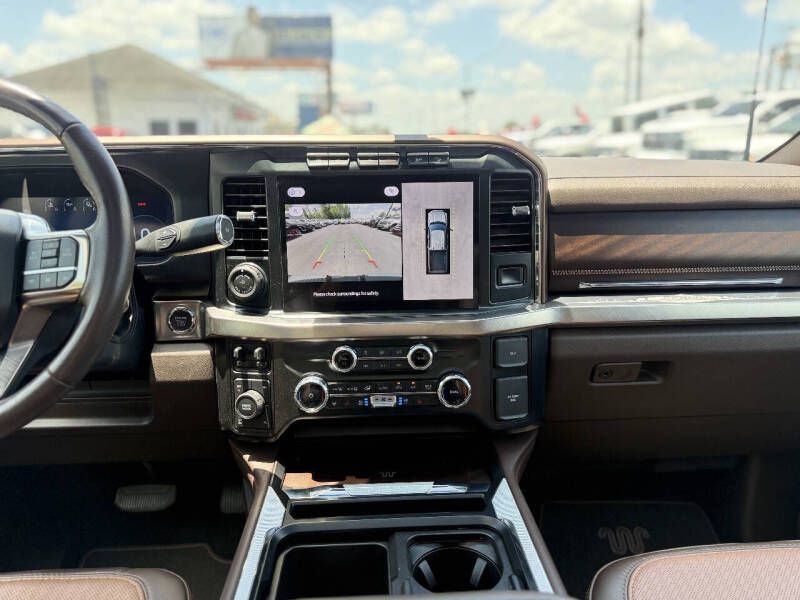 Photo 18 of this FORD F250 KING RANCH