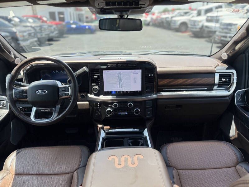 Photo 19 of this FORD F250 KING RANCH