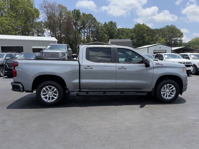 Photo 4 of this CHEVROLET SILVERADO 1500