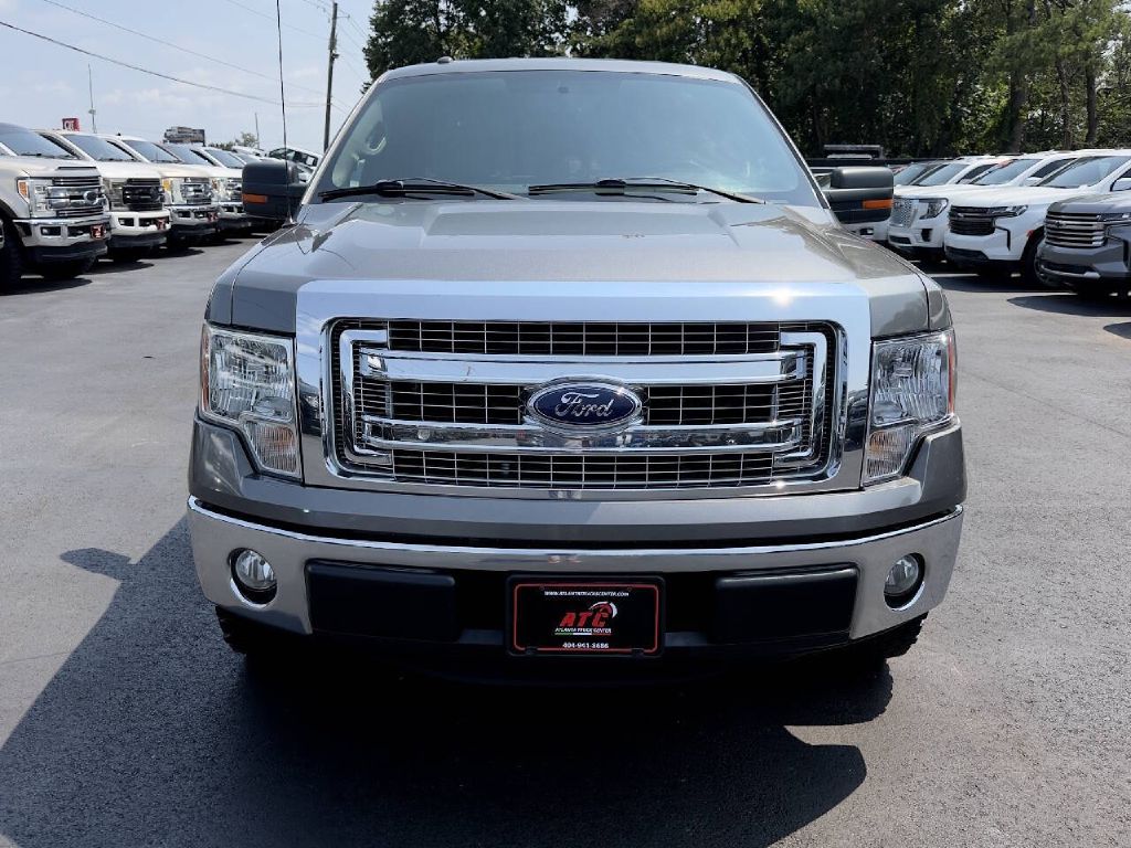 Photo 2 of this FORD F150 XLT