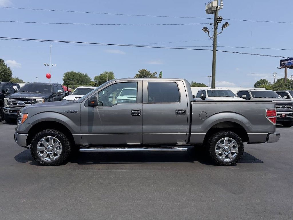 Photo 4 of this FORD F150 XLT