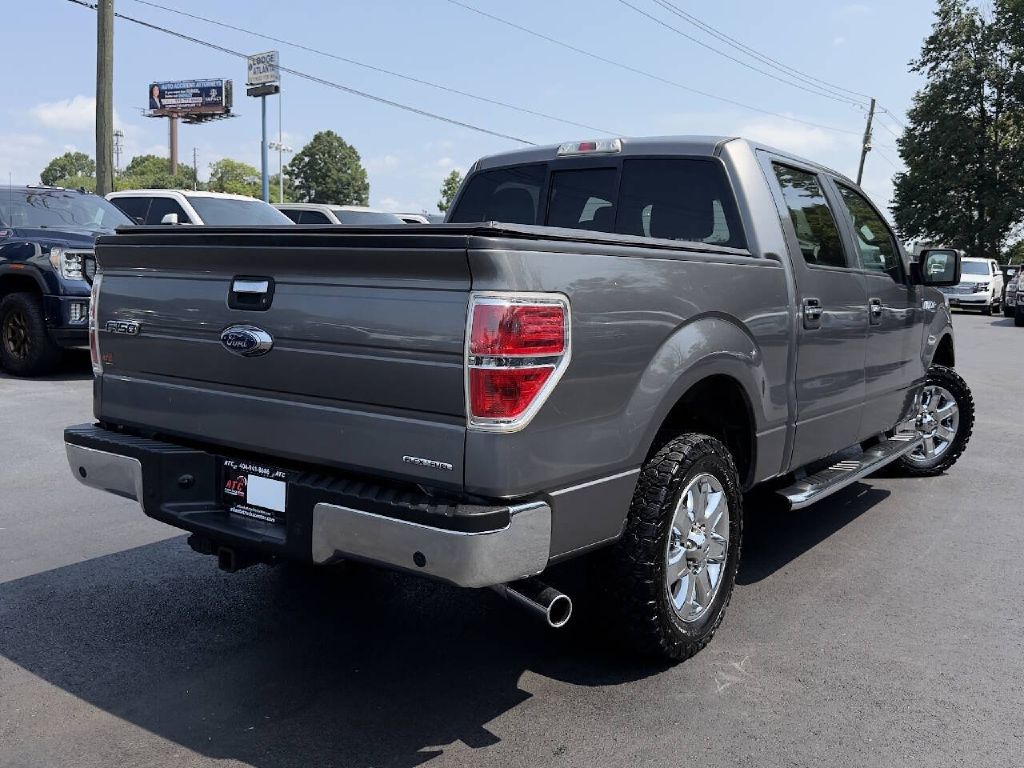 Photo 8 of this FORD F150 XLT