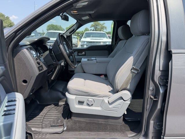 Photo 9 of this FORD F150 XLT