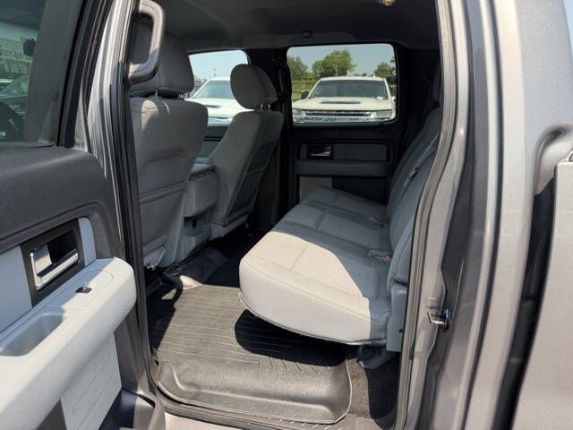 Photo 10 of this FORD F150 XLT