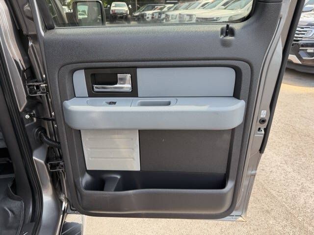 Photo 20 of this FORD F150 XLT