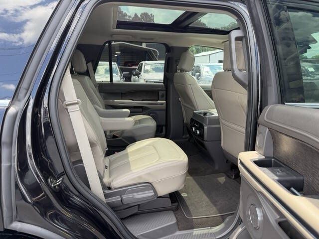 Photo 15 of this FORD EXPEDITION