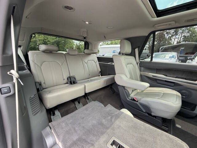 Photo 16 of this FORD EXPEDITION