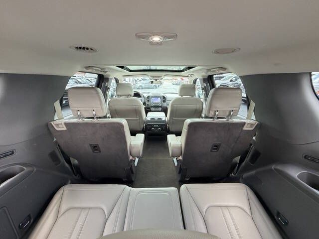 Photo 17 of this FORD EXPEDITION
