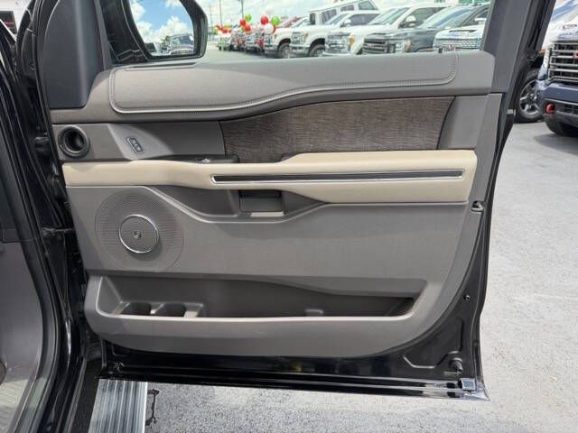 Photo 25 of this FORD EXPEDITION