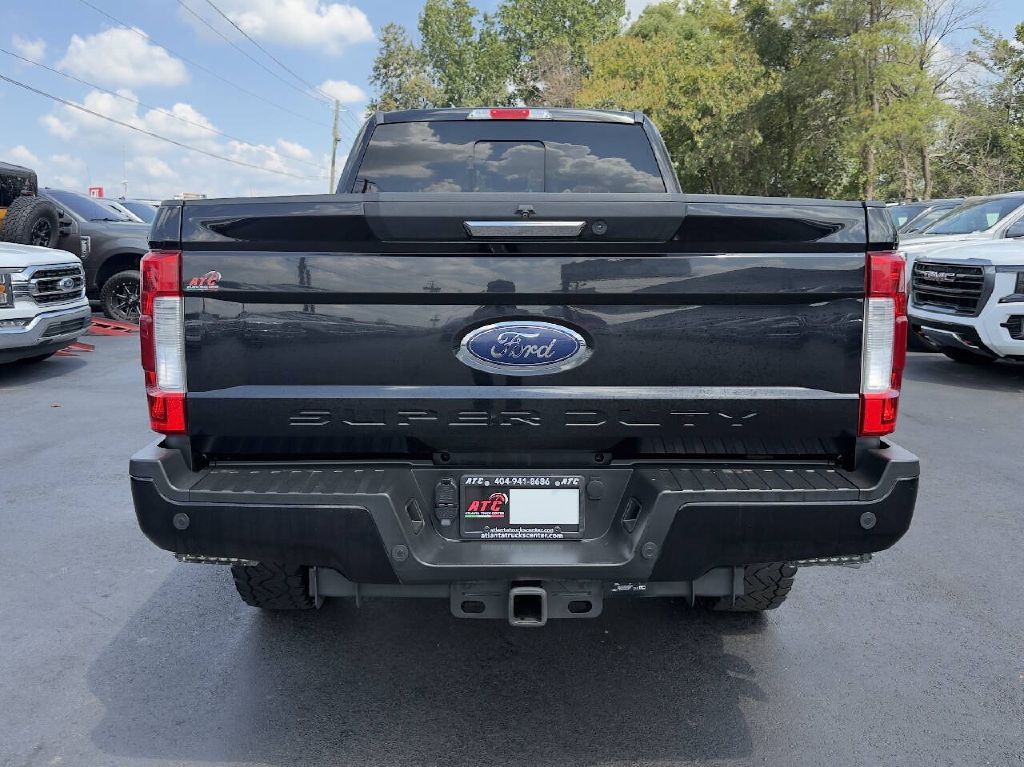 Photo 7 of this FORD F250 LARIAT