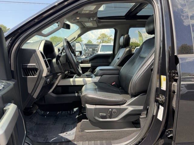 Photo 9 of this FORD F250 LARIAT