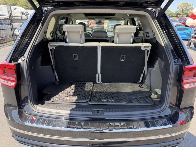 Photo 27 of this VOLKSWAGEN ATLAS