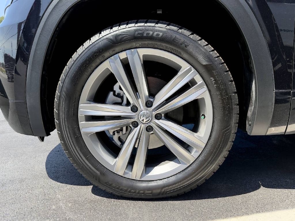 Photo 28 of this VOLKSWAGEN ATLAS
