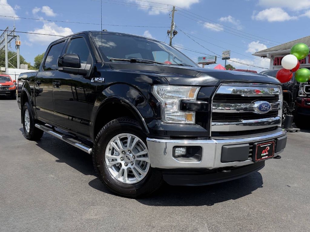 Photo 4 of this FORD F150 LARIAT