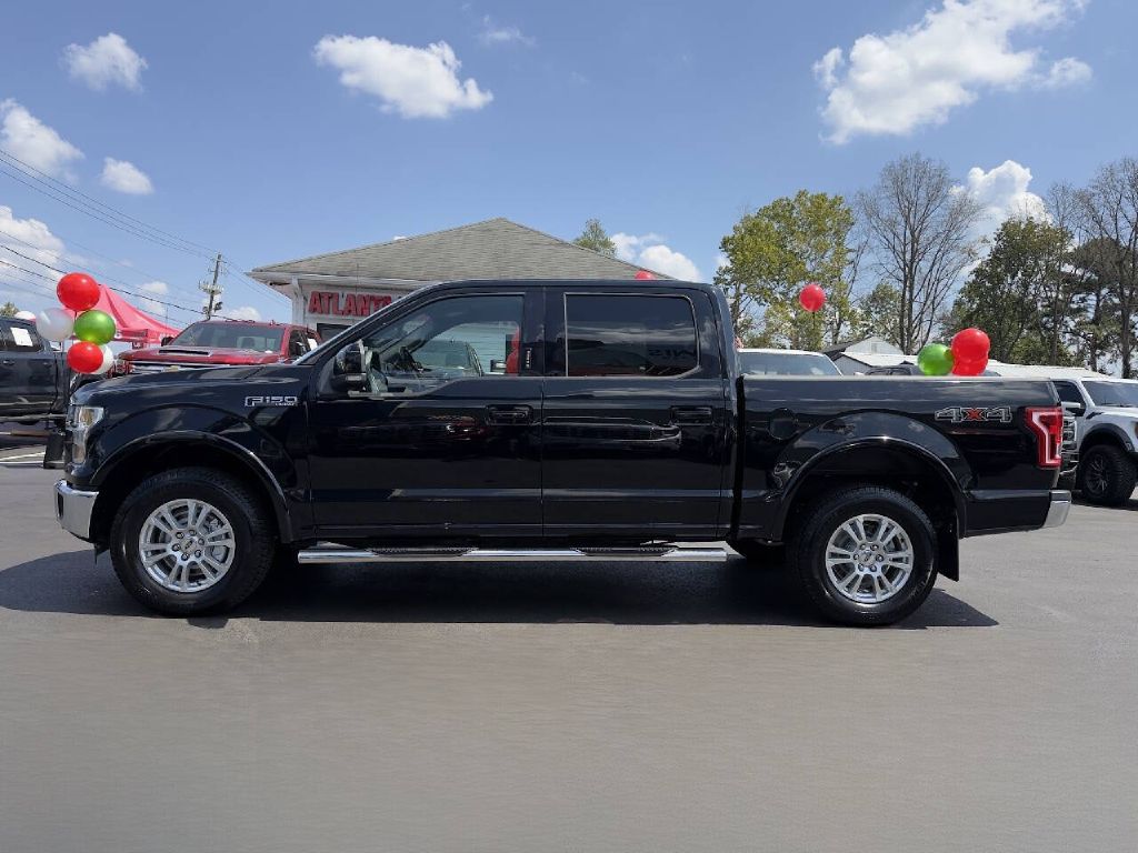 Photo 5 of this FORD F150 LARIAT