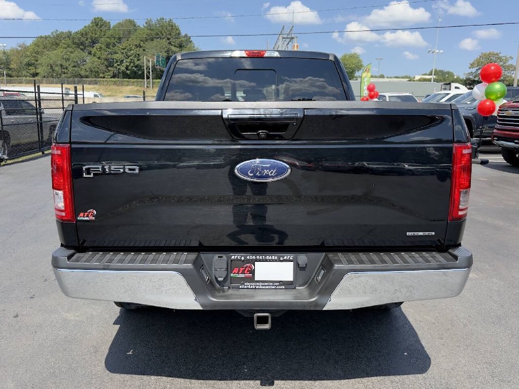 Photo 7 of this FORD F150 LARIAT