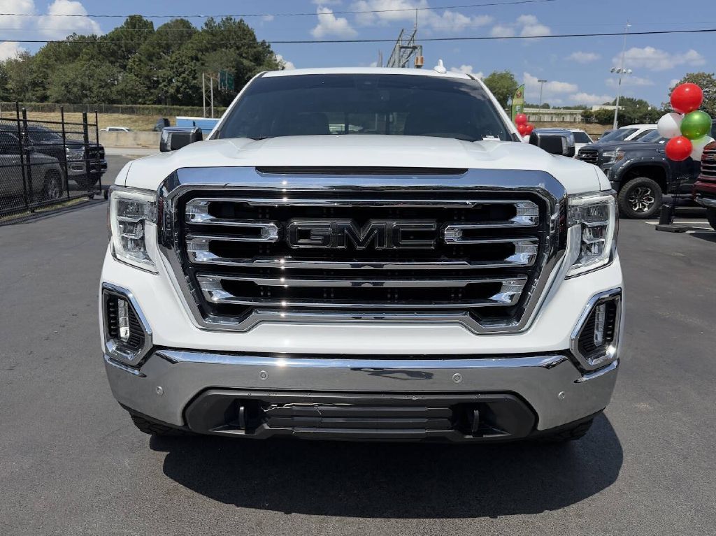 Photo 2 of this GMC SIERRA LIMITED