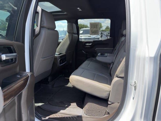 Photo 10 of this GMC SIERRA LIMITED