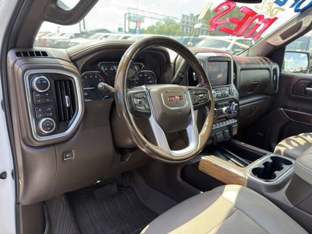 Photo 13 of this GMC SIERRA LIMITED