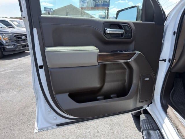 Photo 20 of this GMC SIERRA LIMITED