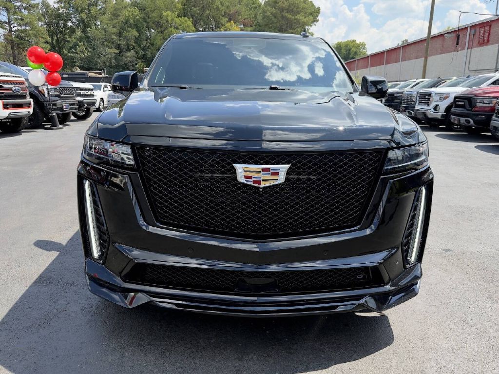 Photo 2 of this CADILLAC ESCALADE V