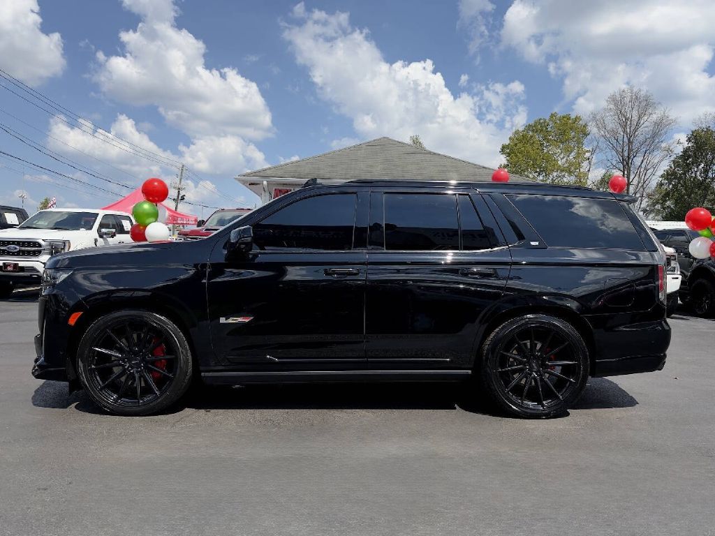 Photo 4 of this CADILLAC ESCALADE V