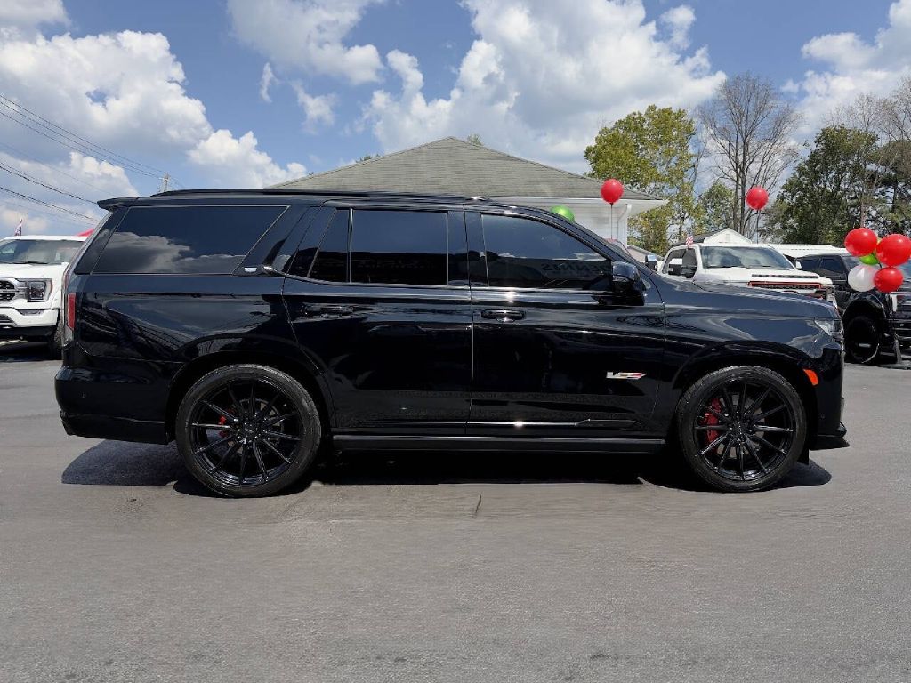 Photo 5 of this CADILLAC ESCALADE V
