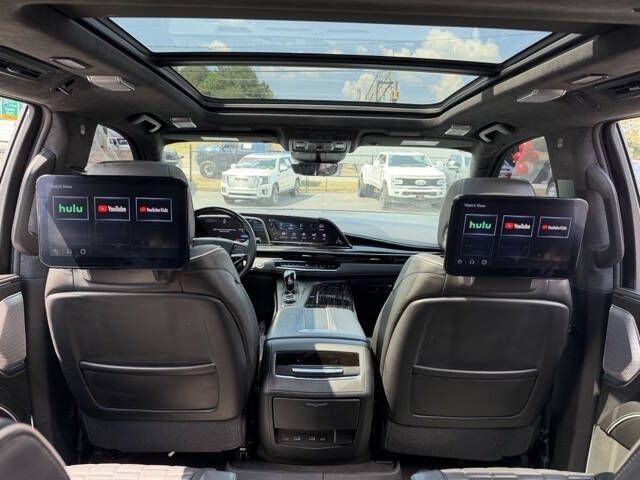 Photo 16 of this CADILLAC ESCALADE V