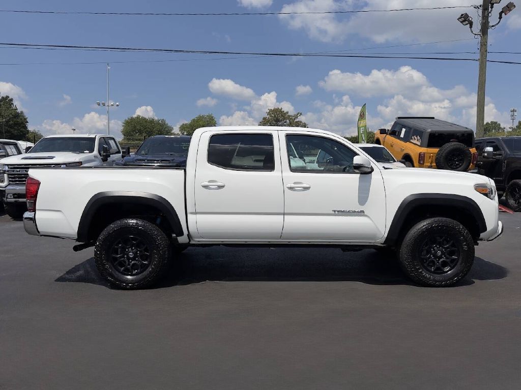 Photo 5 of this TOYOTA TACOMA TRD OFF