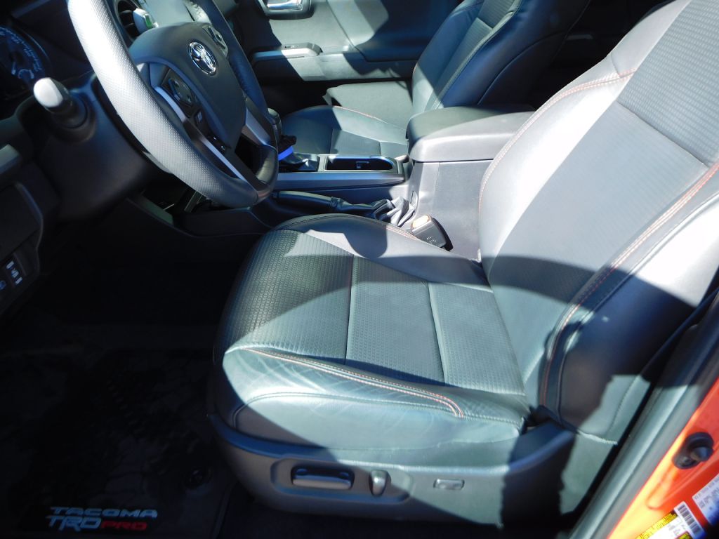 Photo 9 of this TOYOTA TACOMA