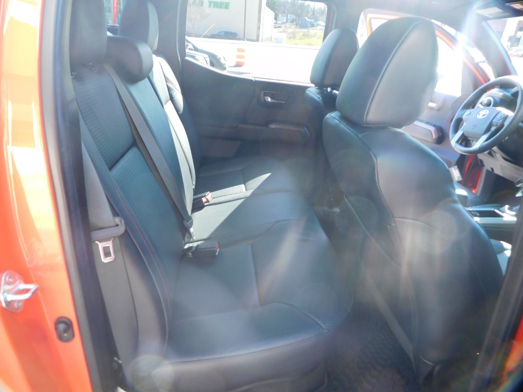 Photo 10 of this TOYOTA TACOMA