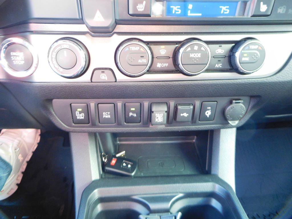 Photo 16 of this TOYOTA TACOMA