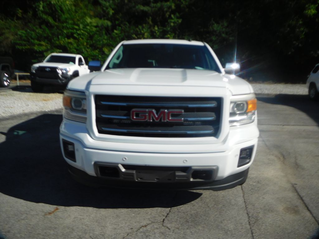 Photo 2 of this GMC SIERRA