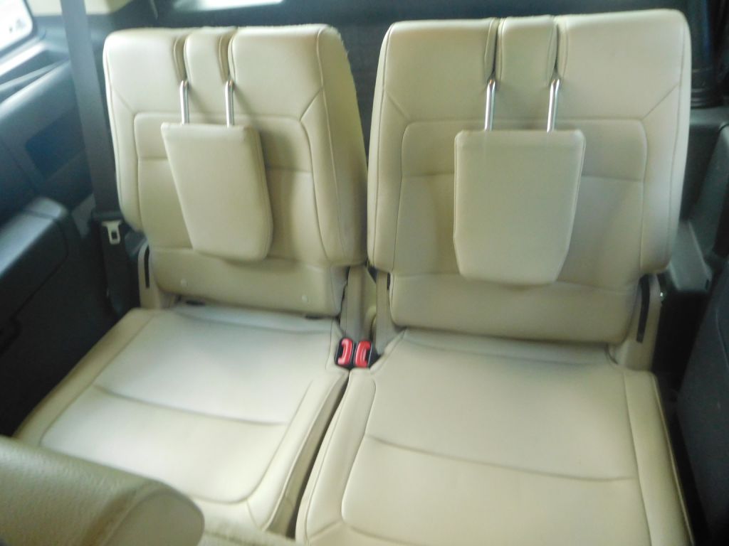 Photo 8 of this FORD FLEX