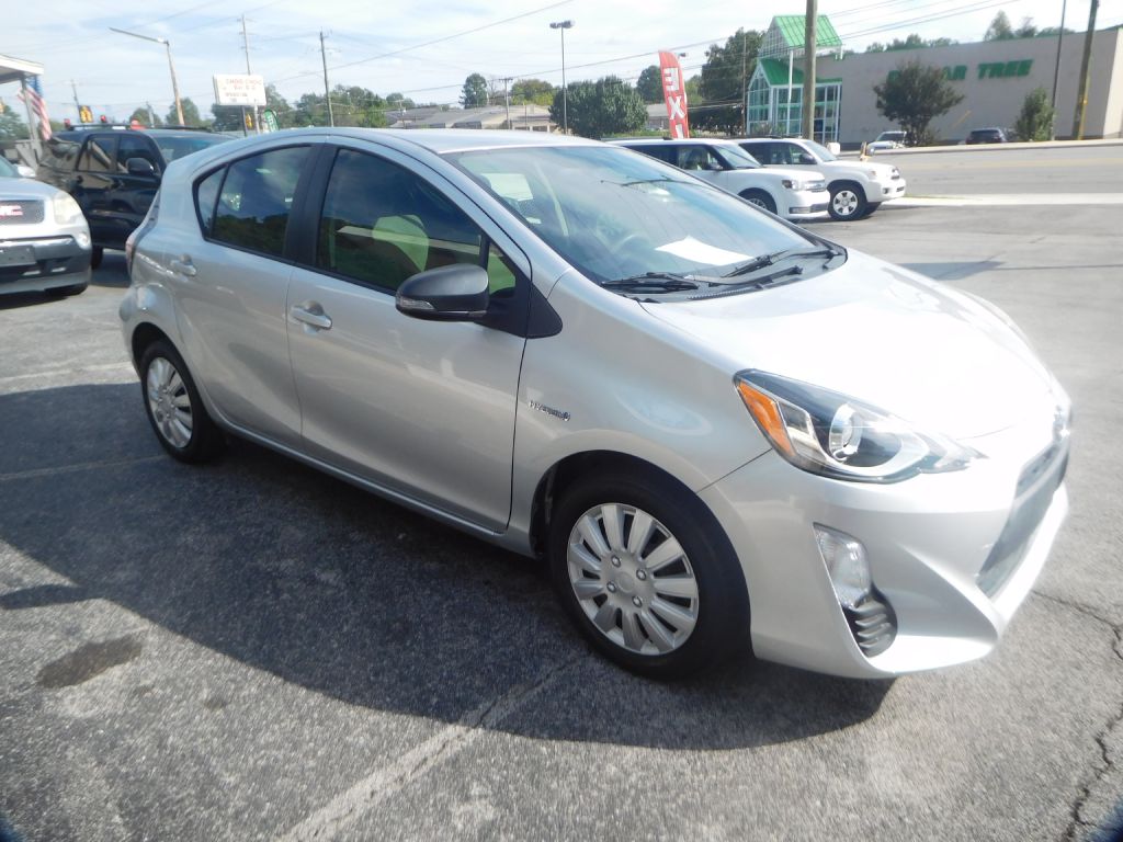 Photo 3 of this TOYOTA PRIUS C