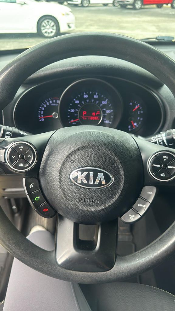Photo 8 of this KIA SOUL