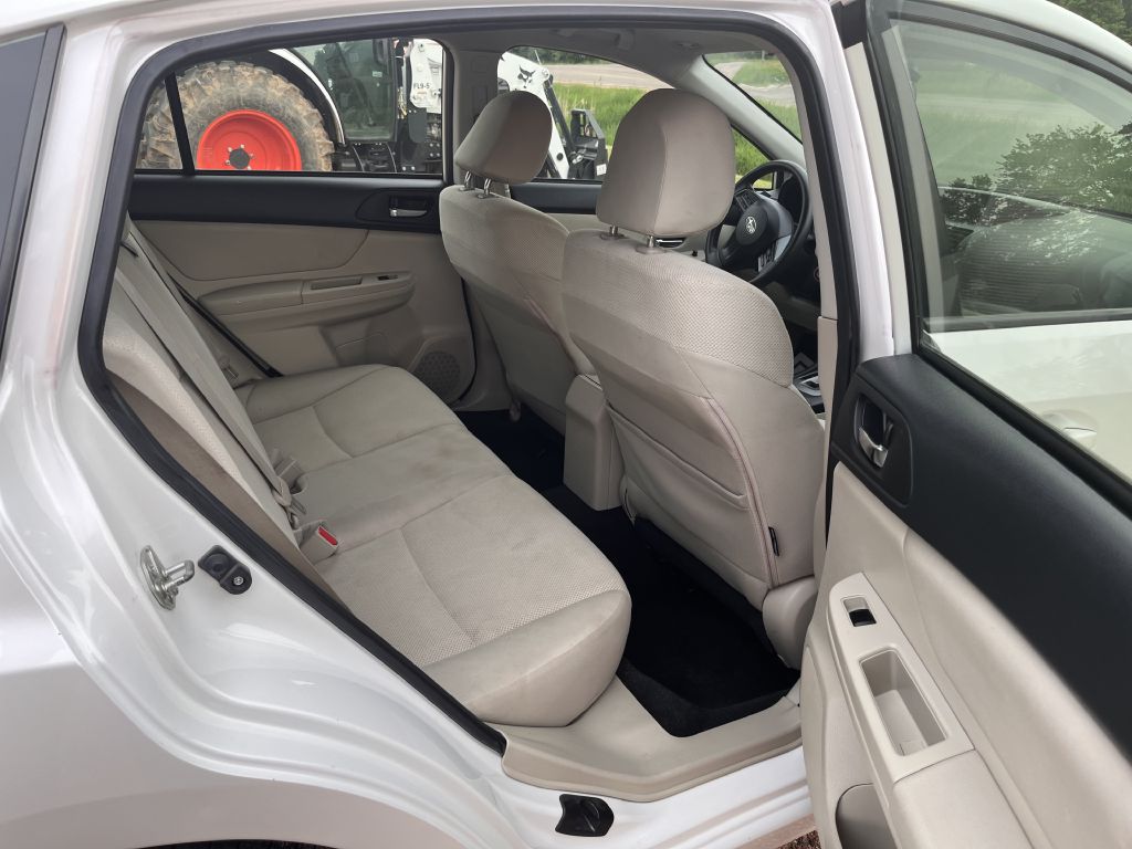 Photo 7 of this SUBARU IMPREZA