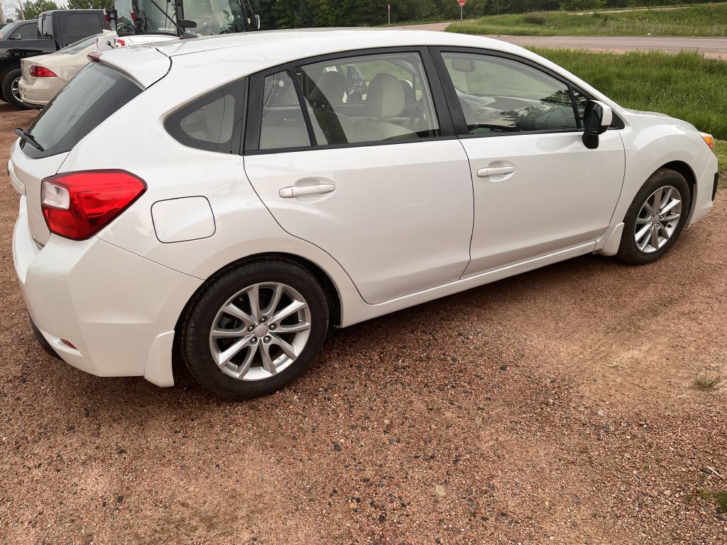 Photo 2 of this SUBARU IMPREZA