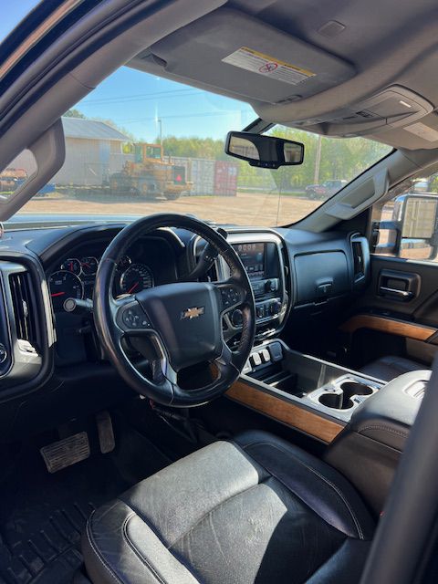 Photo 5 of this CHEVROLET SILVERADO 3500