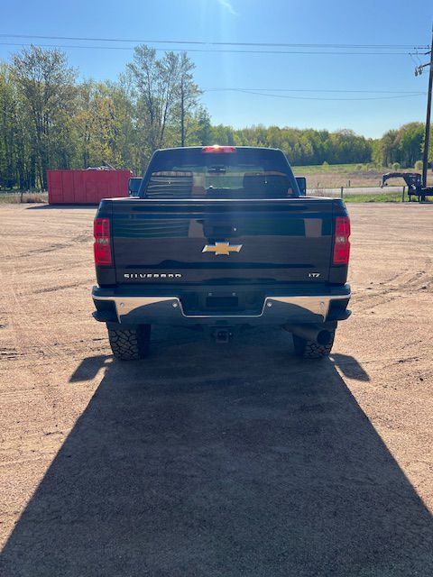 Photo 4 of this CHEVROLET SILVERADO 3500