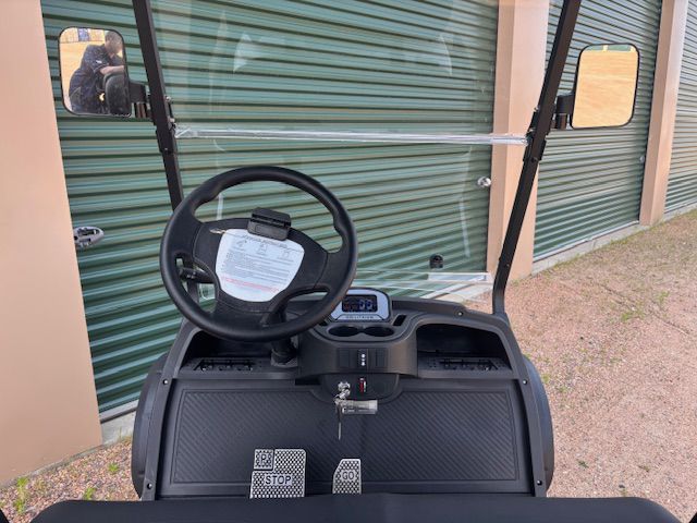 Photo 4 of this GOLFCART ICON i40L