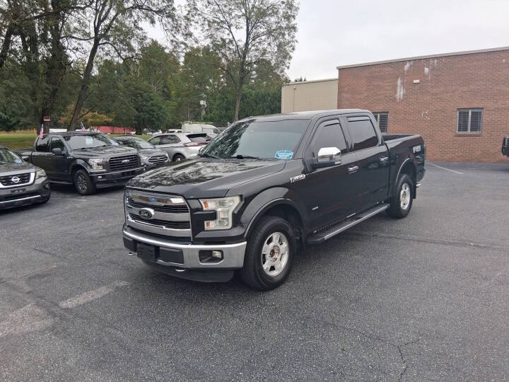 Tuxedo Black Metallic 2015 Ford F-150 Pickup Truck Four-Wheel Drive 6-Speed Automatic