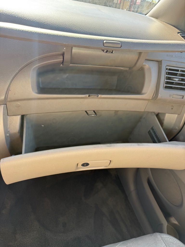 Photo 16 of this TOYOTA SIENNA