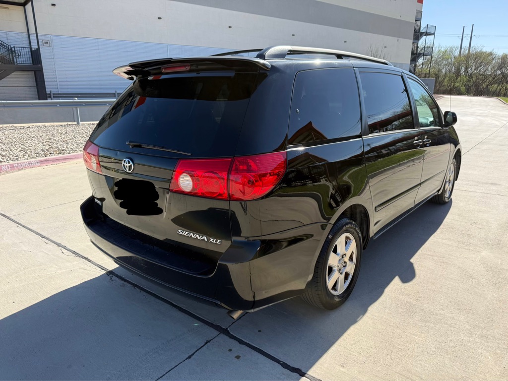 Photo 4 of this TOYOTA SIENNA