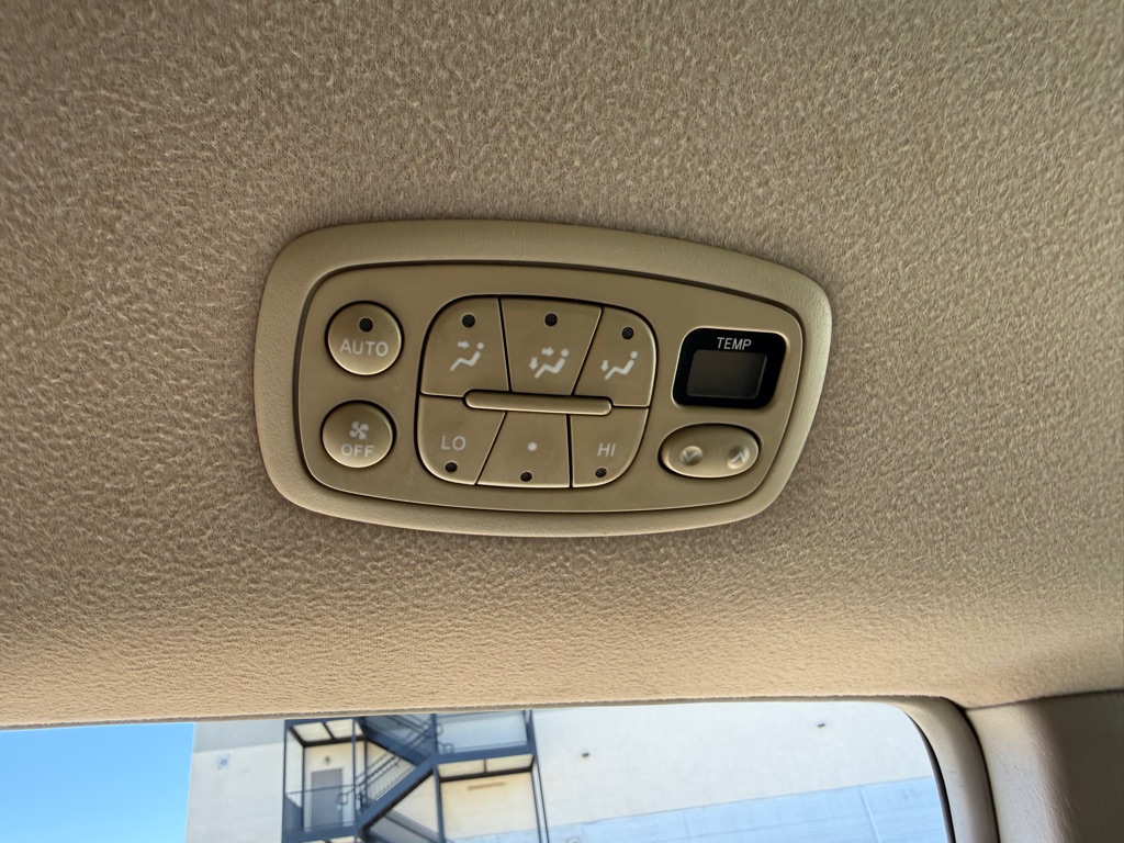 Photo 12 of this TOYOTA SIENNA