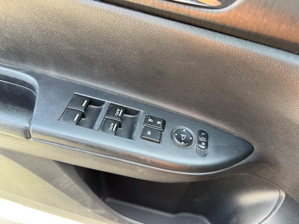 Photo 16 of this HONDA ACCORD