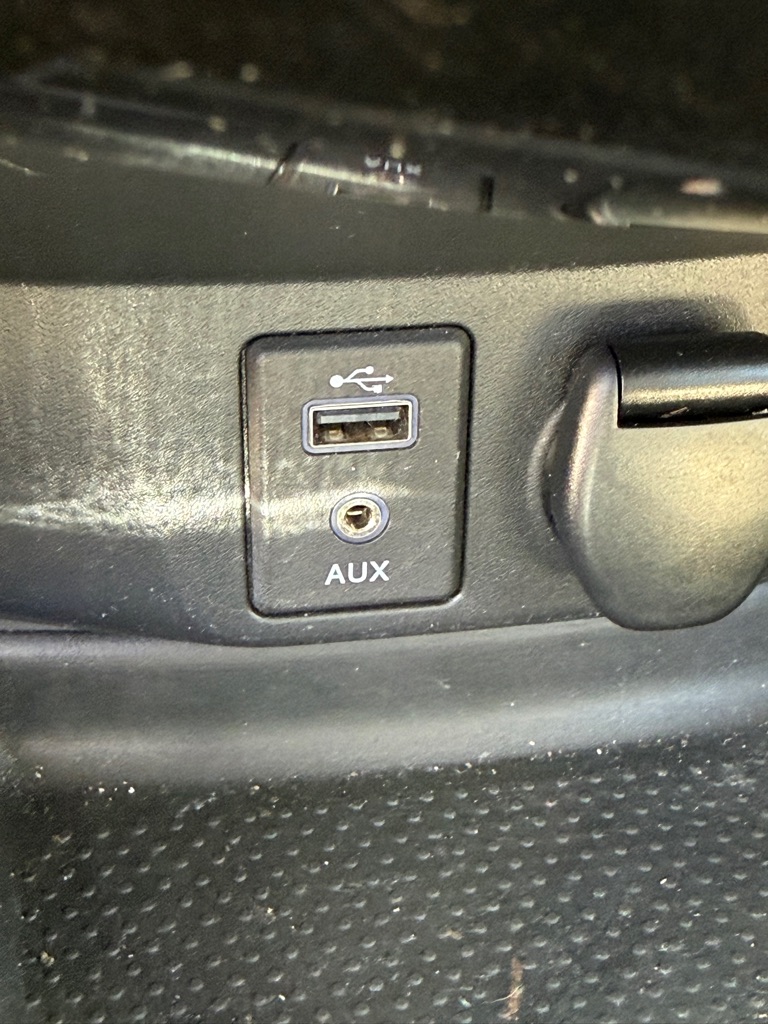 Photo 15 of this NISSAN ROGUE