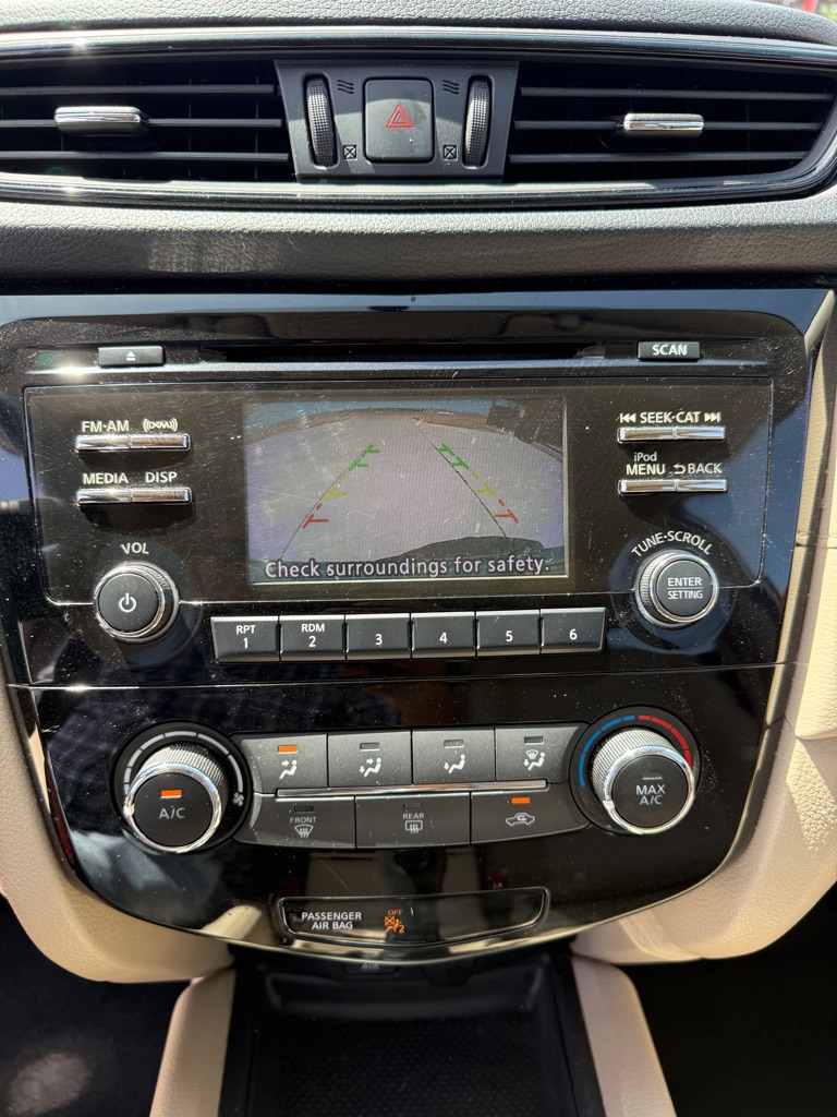 Photo 18 of this NISSAN ROGUE