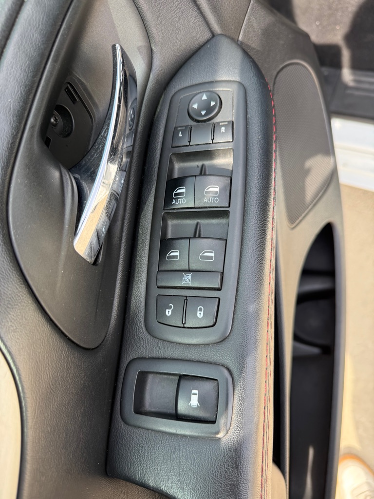 Photo 14 of this DODGE GRAND CARAVAN