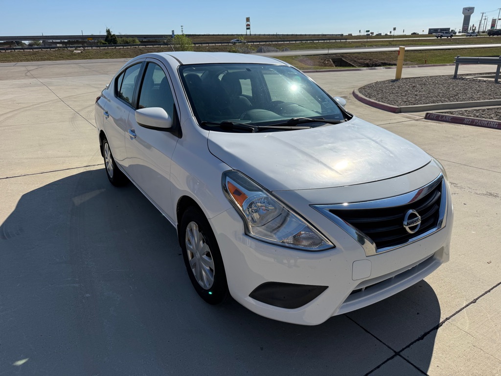 Photo 6 of this NISSAN VERSA